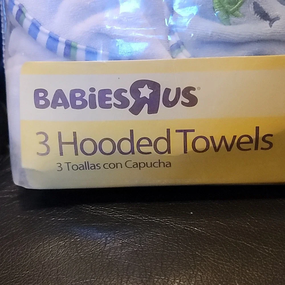 NEW Babies R US Hooded Towels Soft Cotton Poly Blend 30 x 30 Sea Life Set of 3
